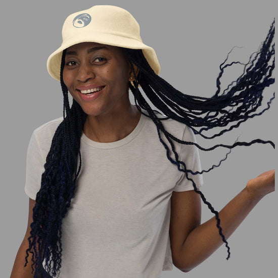 Ausgefranster Bucket hat „Ant“