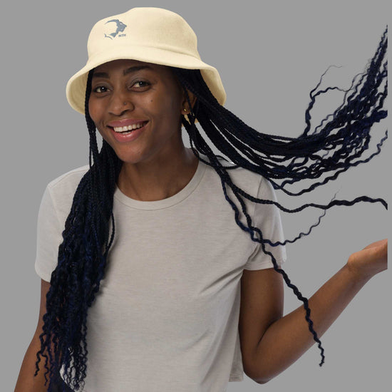 Ausgefranster Bucket hat „Lion“